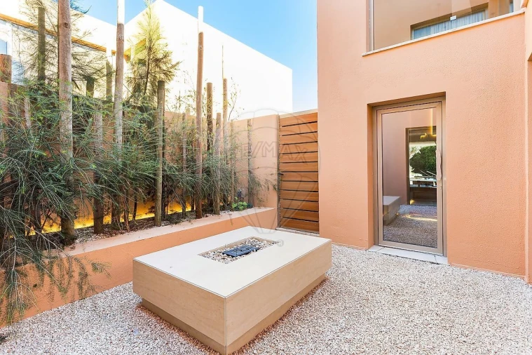 Moradia T3 para Venda em Guia Foto 47