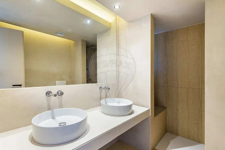 Moradia T3 para Venda em Guia Foto 33