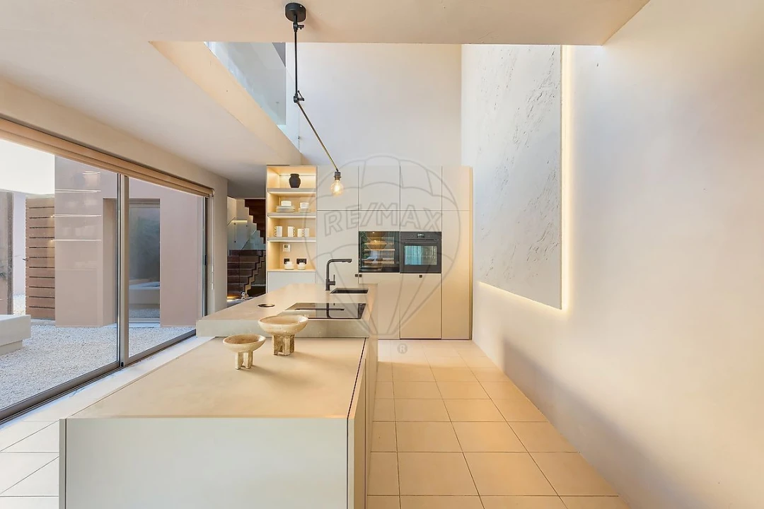 Moradia T3 para Venda em Guia Foto 18