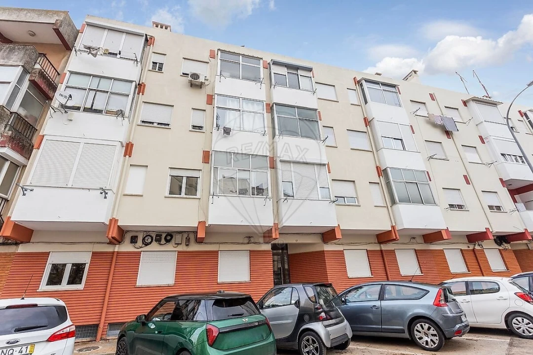 Apartamento T0 para Venda em Venteira Foto 17