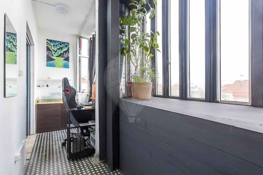 Apartamento T0 para Venda em Venteira Foto 1