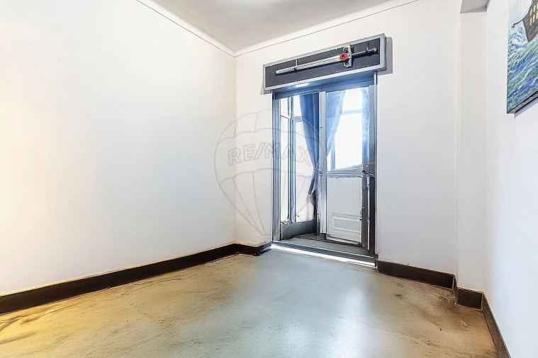 Apartamento T0 para Venda em Venteira Foto 2