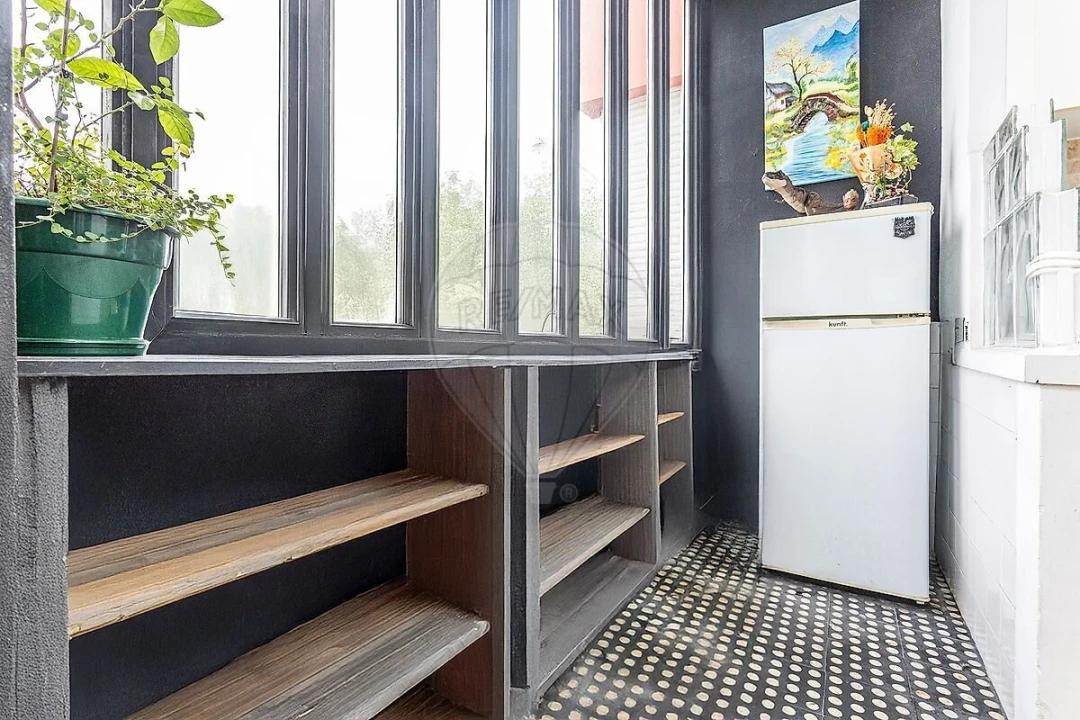 Apartamento T0 para Venda em Venteira Foto 11