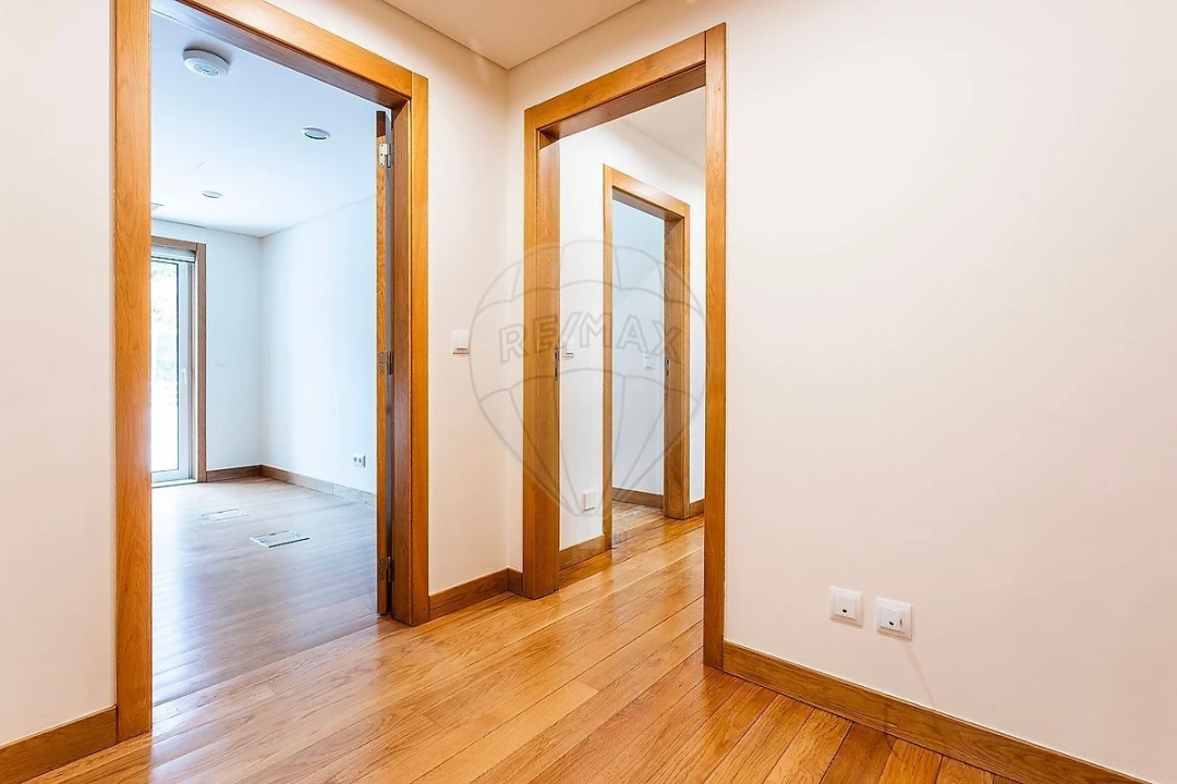 Apartamento T5 para Venda em Lumiar Foto 34