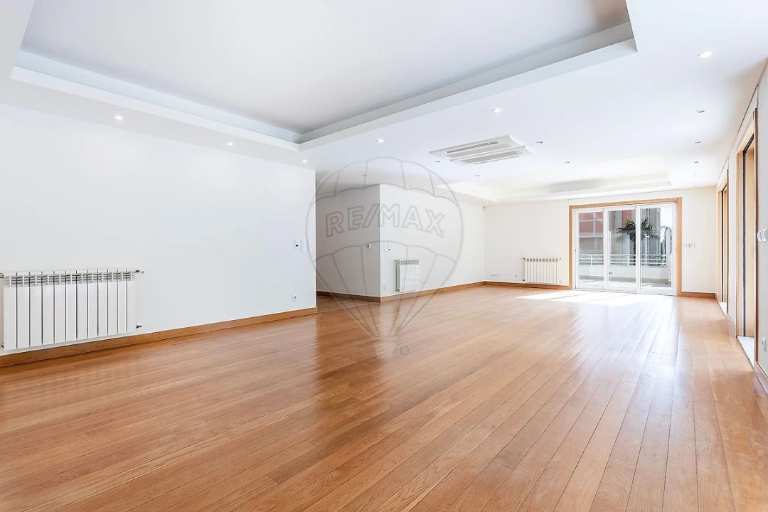 Apartamento T5 para Venda em Lumiar Foto 11