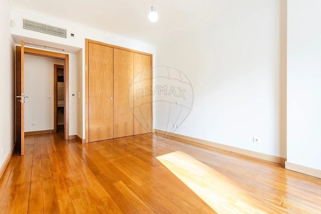 Apartamento T5 para Venda em Lumiar Foto 29