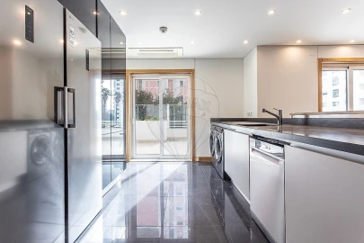 Apartamento T5 para Venda em Lumiar