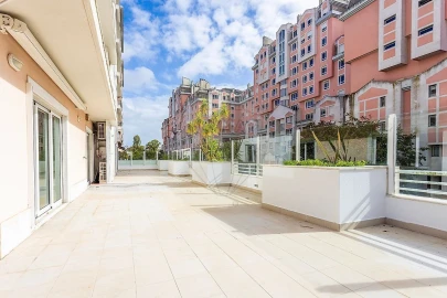 Apartamento T5 para Venda em Lumiar
