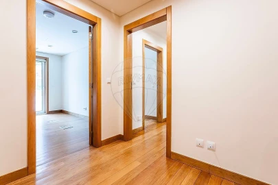 Apartamento T5 para Venda em Lumiar