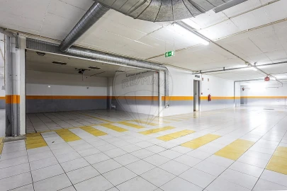 Apartamento T5 para Venda em Lumiar
