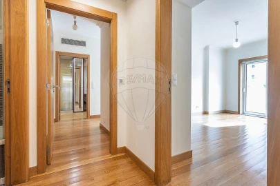 Apartamento T5 para Venda em Lumiar