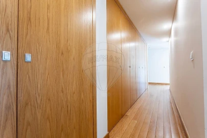 Apartamento T5 para Venda em Lumiar