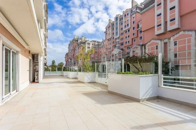 Apartamento T5 para Venda em Lumiar