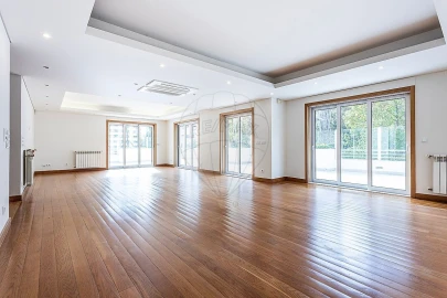 Apartamento T5 para Venda em Lumiar