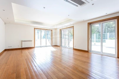 Apartamento T5 para Venda em Lumiar