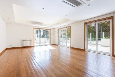Apartamento T5 para Venda em Lumiar