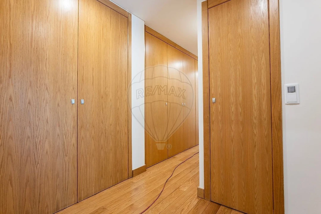 Apartamento T5 para Venda em Lumiar Foto 46