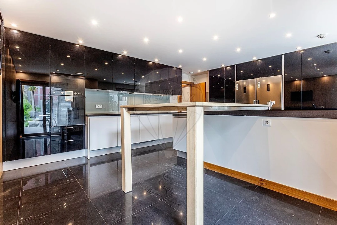 Apartamento T5 para Venda em Lumiar Foto 24