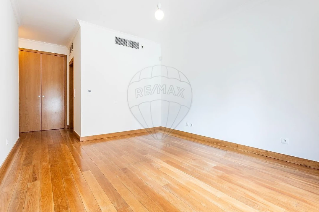 Apartamento T5 para Venda em Lumiar Foto 33