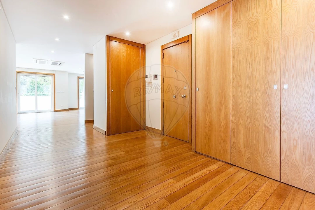 Apartamento T5 para Venda em Lumiar Foto 15