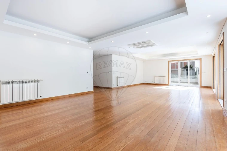 Apartamento T5 para Venda em Lumiar Foto 11