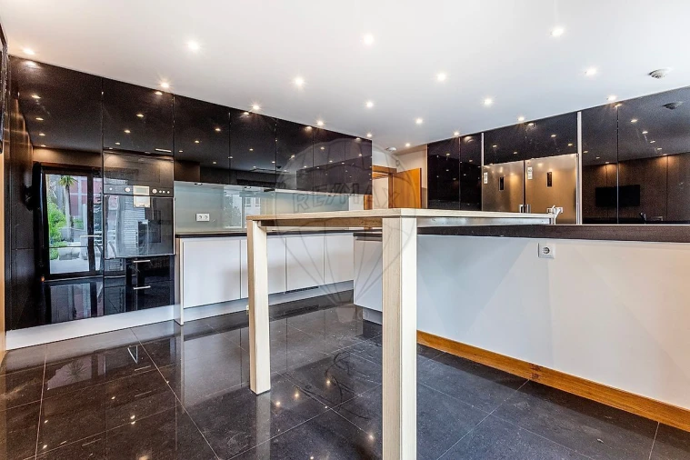 Apartamento T5 para Venda em Lumiar Foto 24