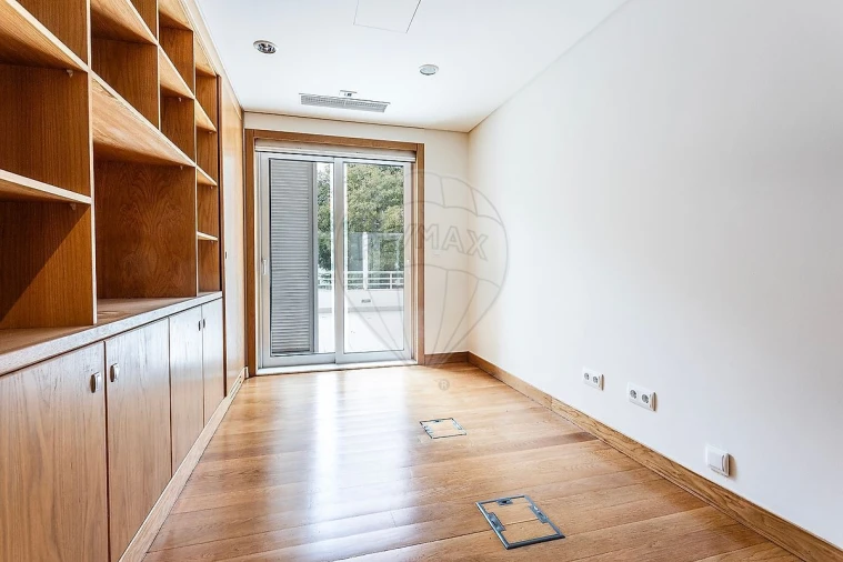 Apartamento T5 para Venda em Lumiar Foto 35