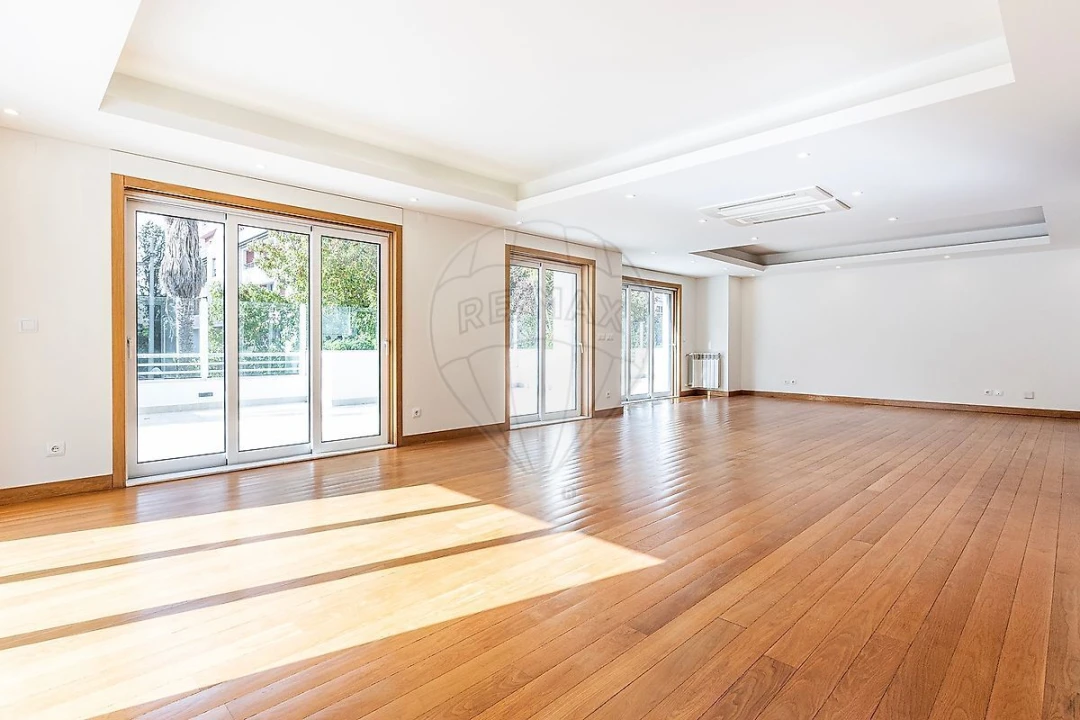 Apartamento T5 para Venda em Lumiar Foto 13