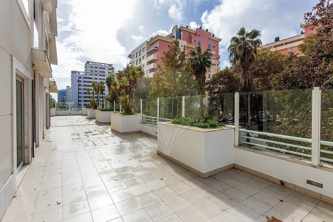 Apartamento T5 para Venda em Lumiar Foto 3
