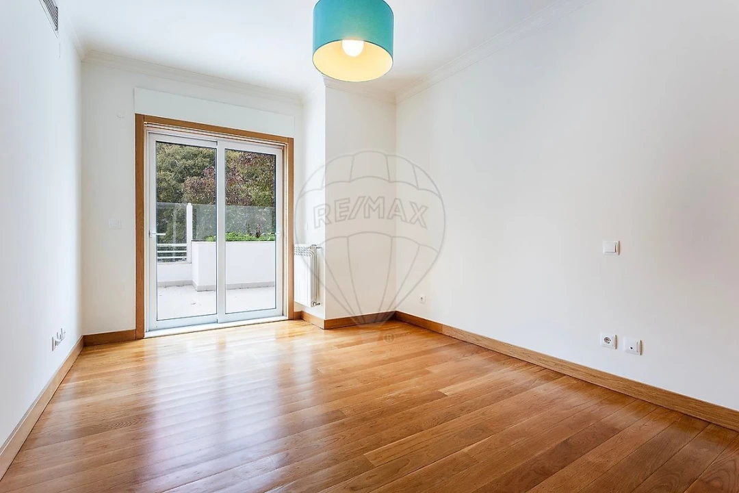 Apartamento T5 para Venda em Lumiar Foto 38