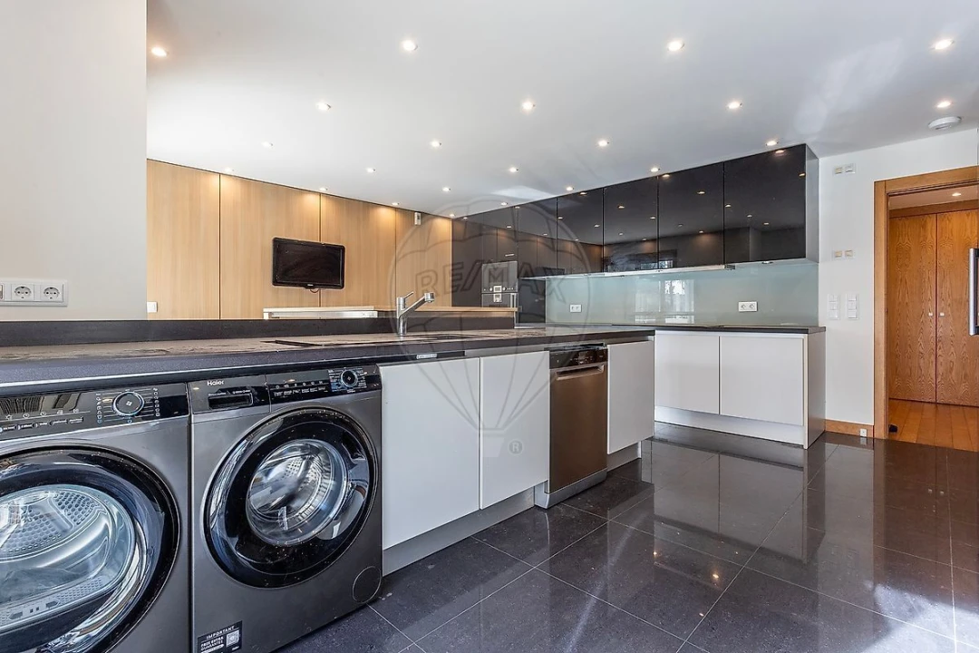 Apartamento T5 para Venda em Lumiar Foto 21