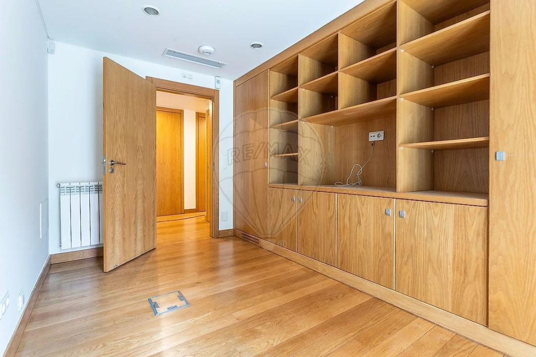 Apartamento T5 para Venda em Lumiar Foto 36
