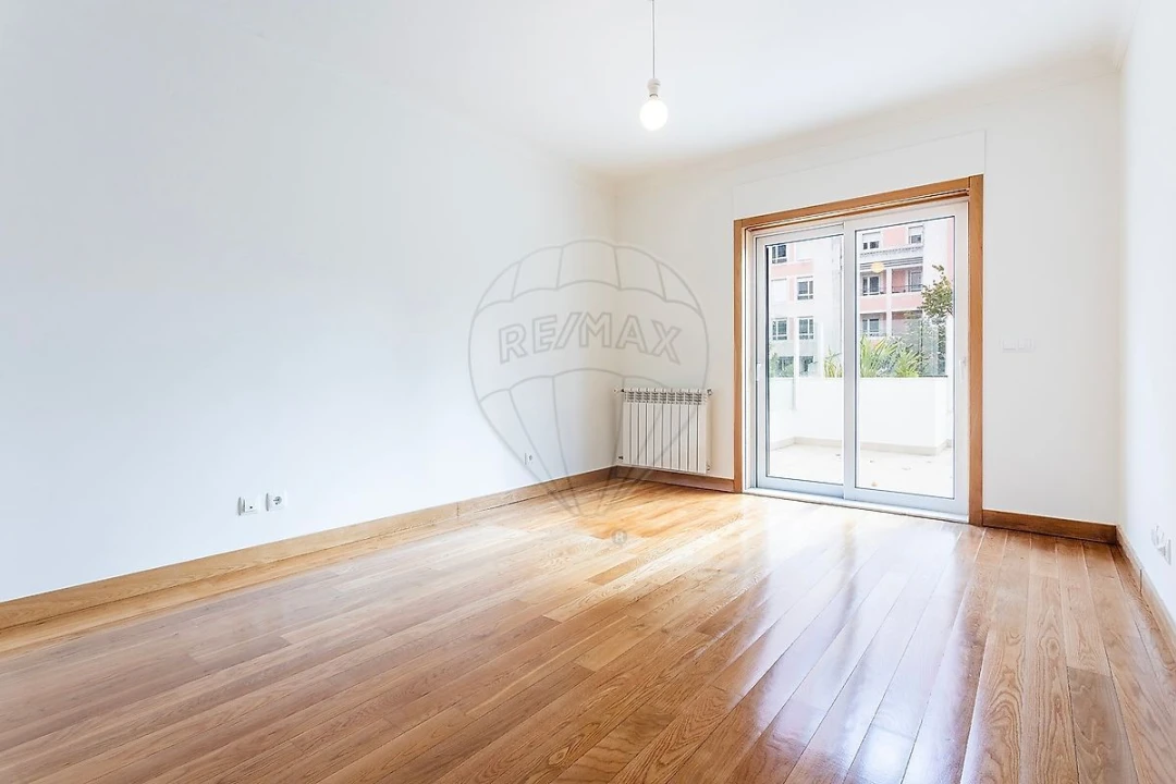 Apartamento T5 para Venda em Lumiar Foto 32