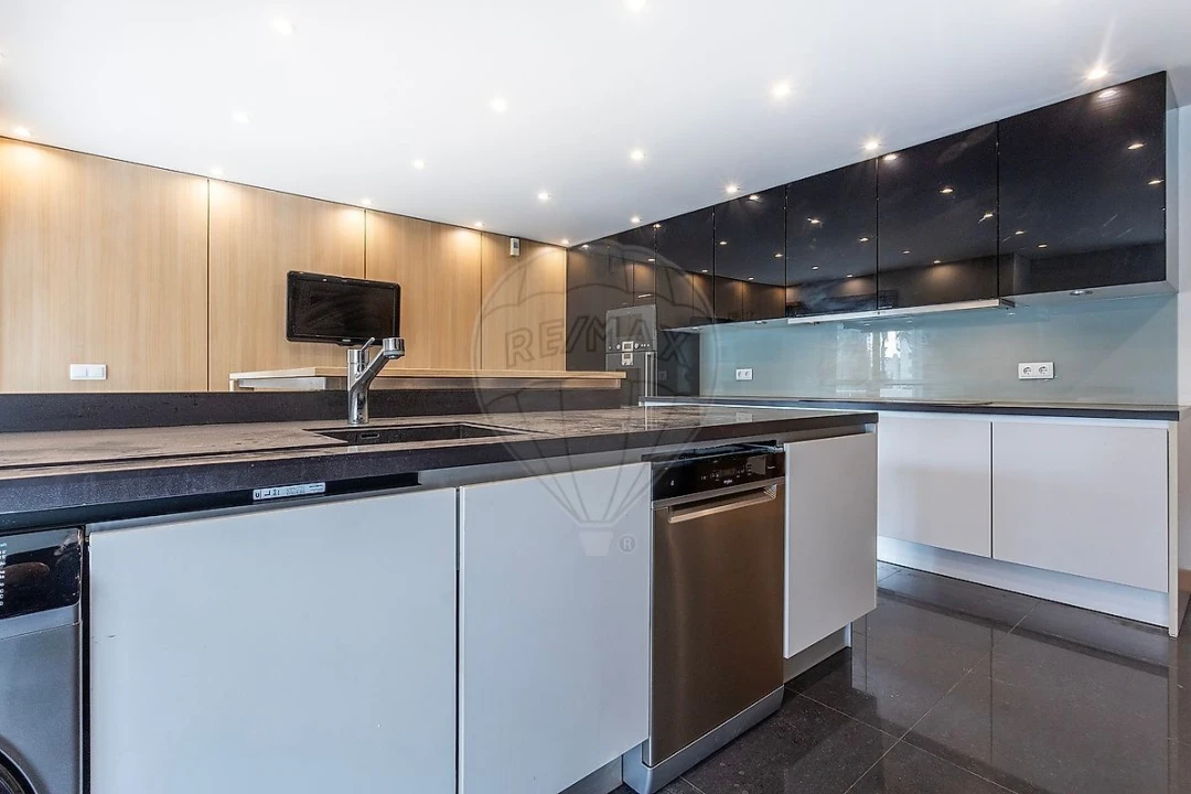 Apartamento T5 para Venda em Lumiar Foto 22