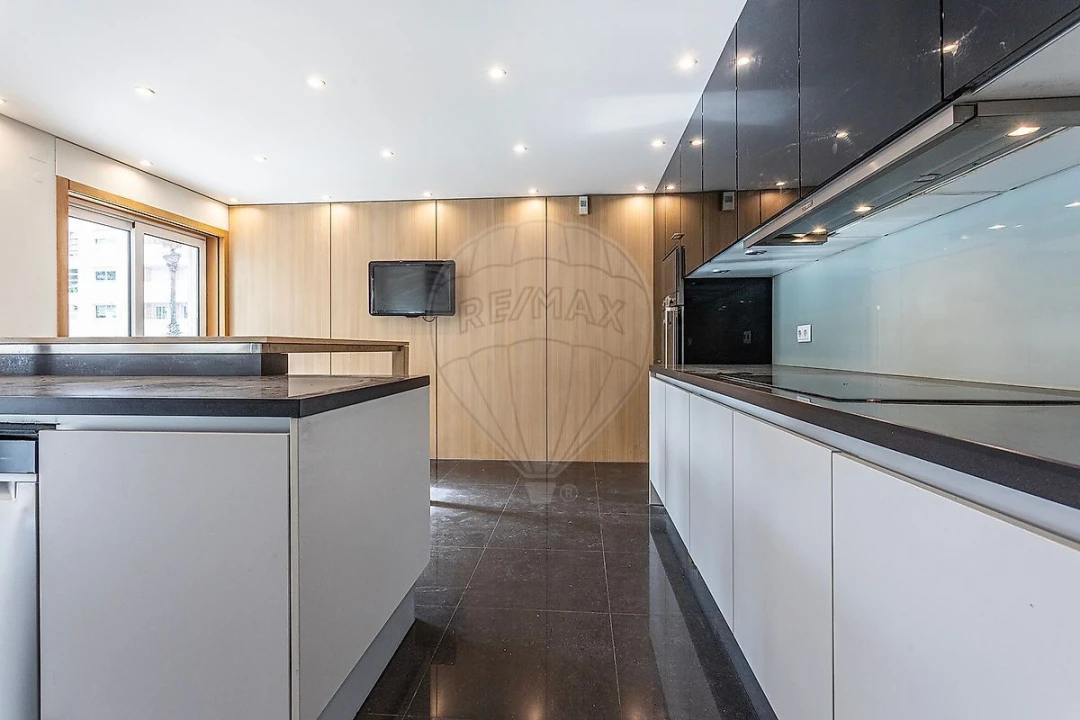 Apartamento T5 para Venda em Lumiar Foto 18