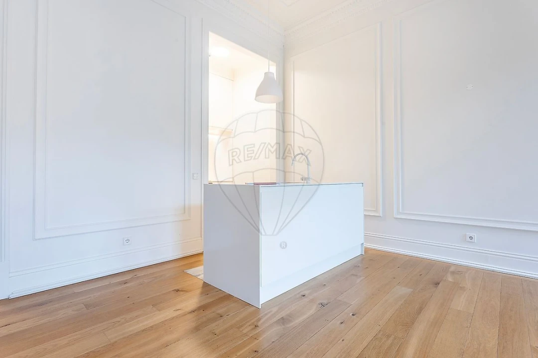 Apartamento T1 para Venda em Santo António Foto 7
