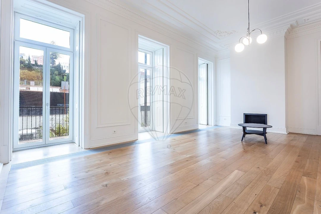 Apartamento T1 para Venda em Santo António Foto 13