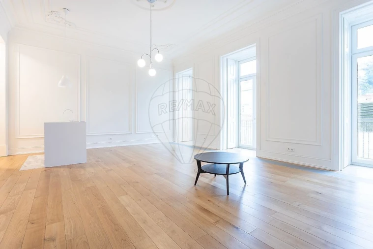 Apartamento T1 para Venda em Santo António Foto 3