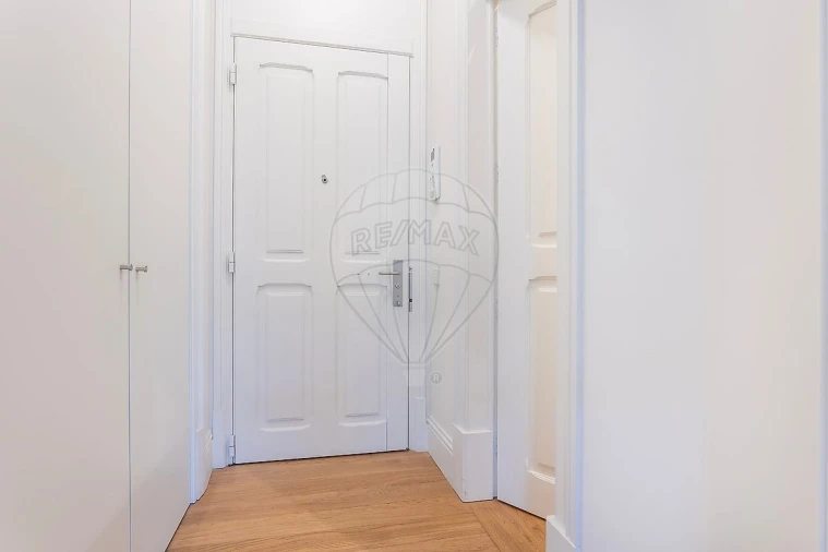Apartamento T1 para Venda em Santo António Foto 15
