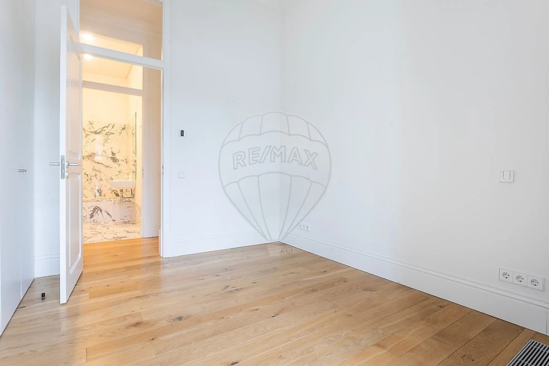 Apartamento T1 para Venda em Santo António Foto 19