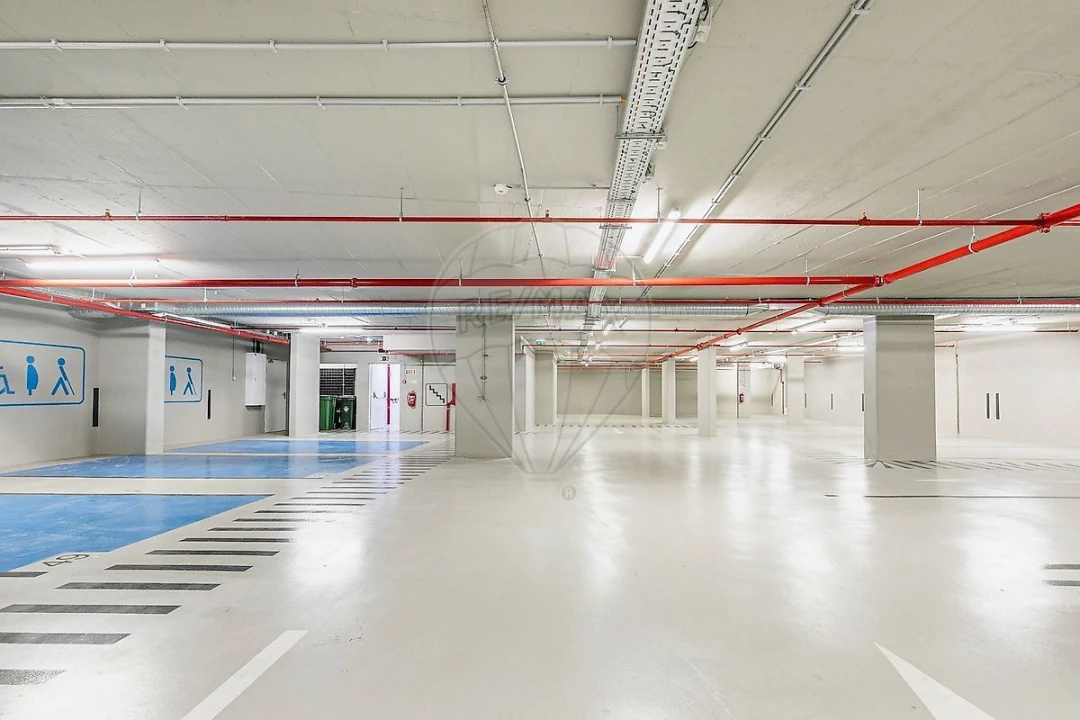 Apartamento T1 para Venda em Santo António Foto 23