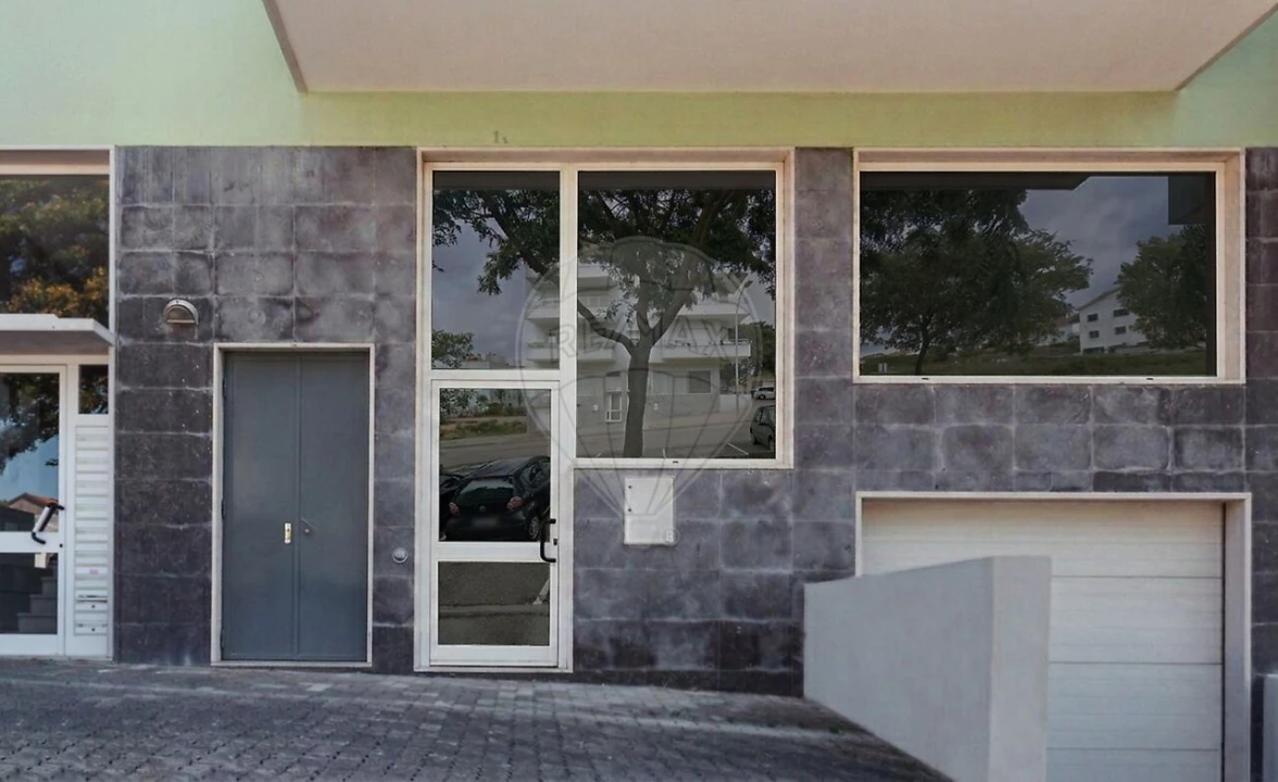 Loja para Venda em Oeiras e São Julião da Barra, Paço de Arcos e Caxias Foto 4