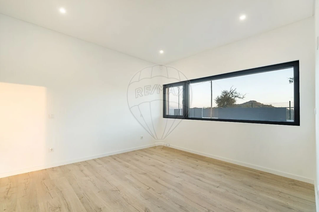 Moradia T3 para Venda em Lousa Foto 25