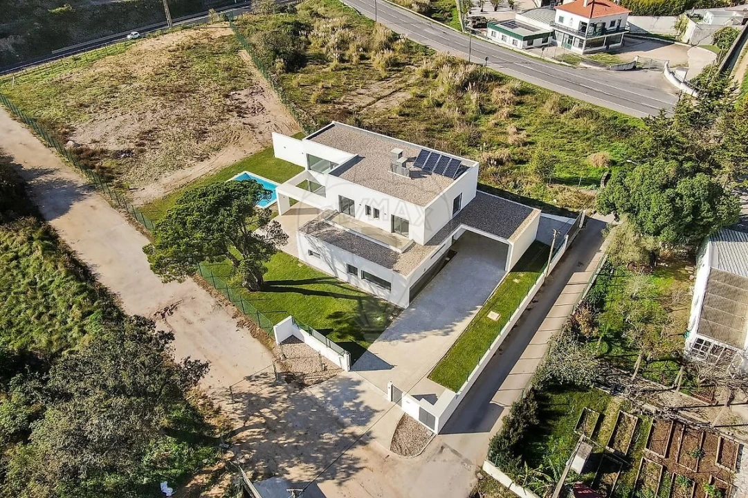 Moradia T3 para Venda em Lousa Foto 31