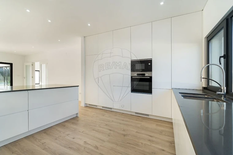 Moradia T3 para Venda em Lousa Foto 10