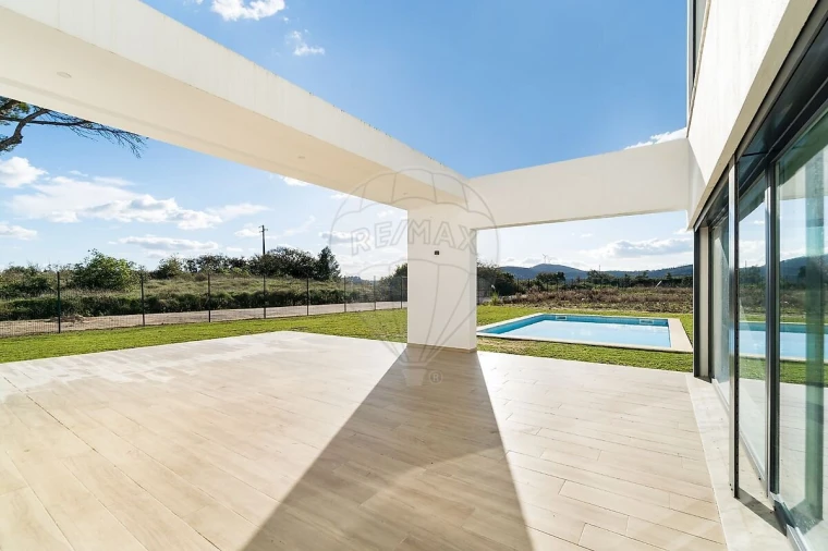 Moradia T3 para Venda em Lousa Foto 8