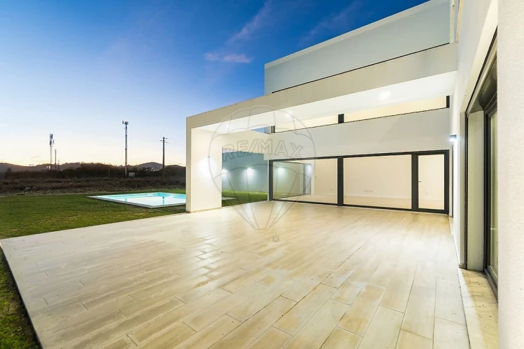 Moradia T3 para Venda em Lousa Foto 45