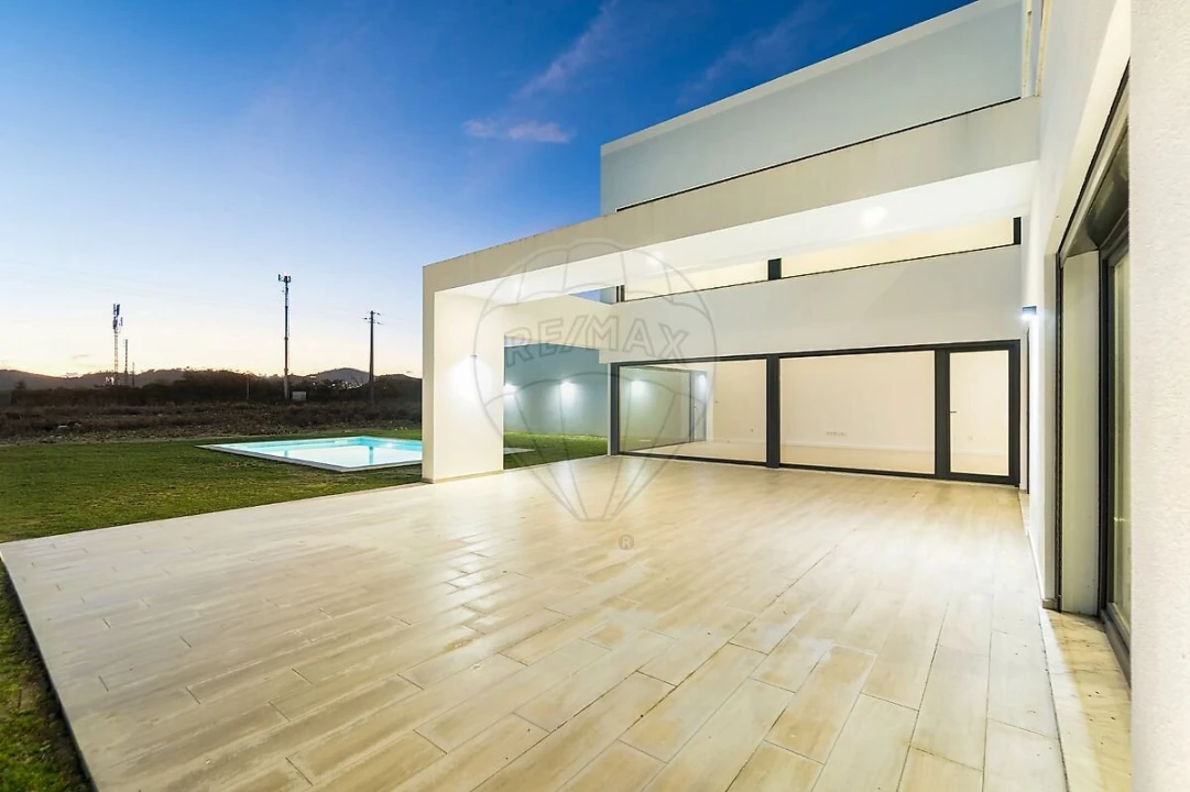 Moradia T3 para Venda em Lousa Foto 45