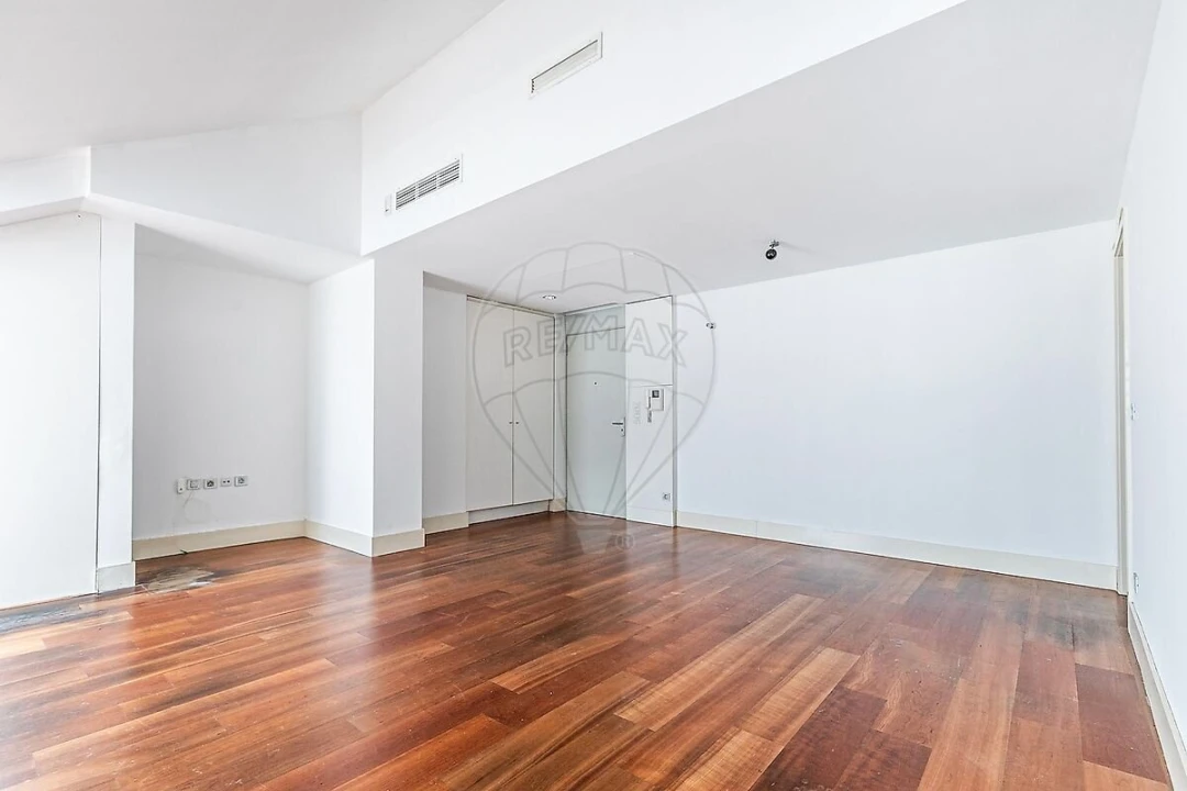 Apartamento T1 para Venda em Misericórdia Foto 2