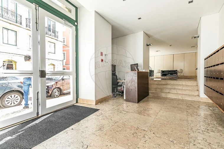 Apartamento T1 para Venda em Misericórdia Foto 18